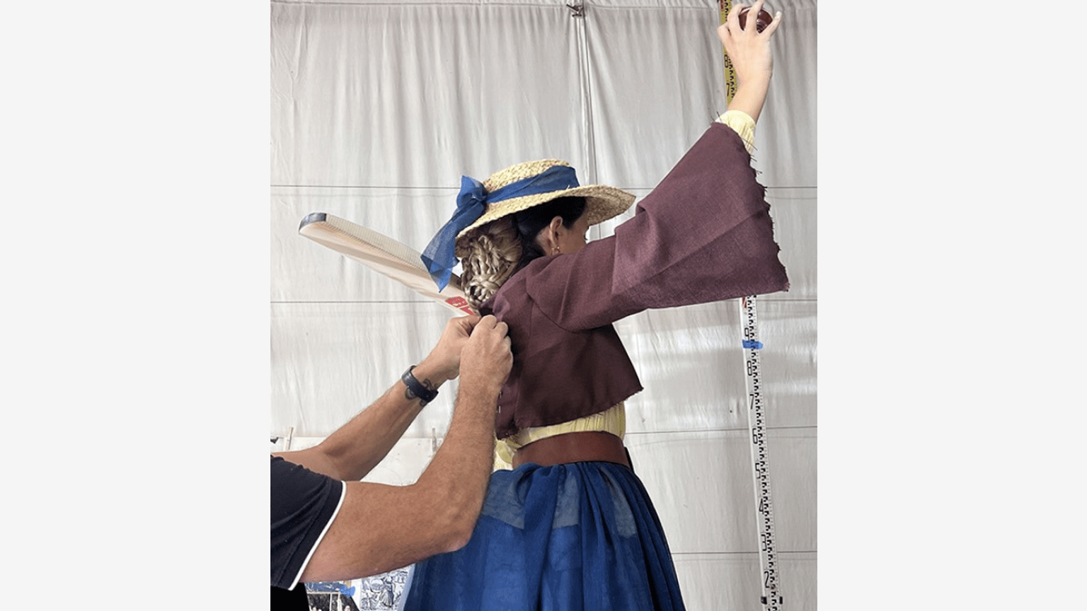 Life model Keira Haloho-Feast posing for Lis Johnson