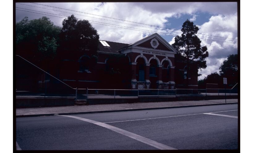 Front archways at the former Eureka Primary School between 1970-1999. 