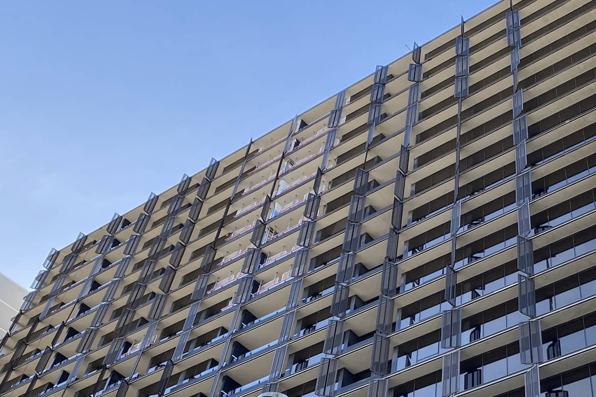 Balcony safety barriers